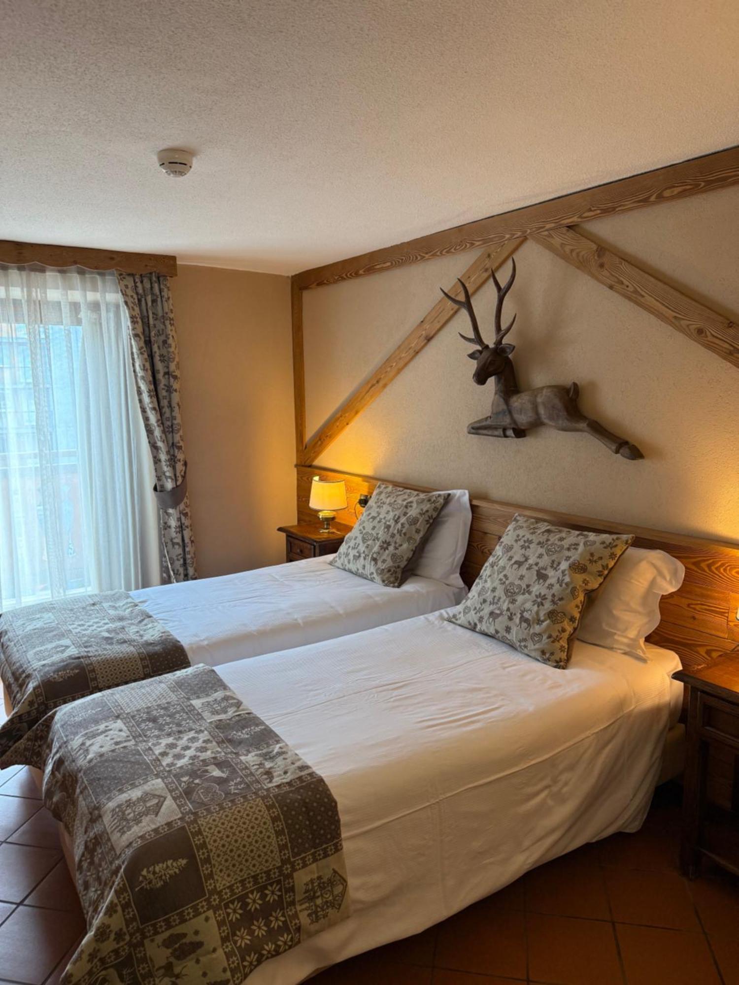 Hotel Jumeaux Breuil-Cervinia Buitenkant foto